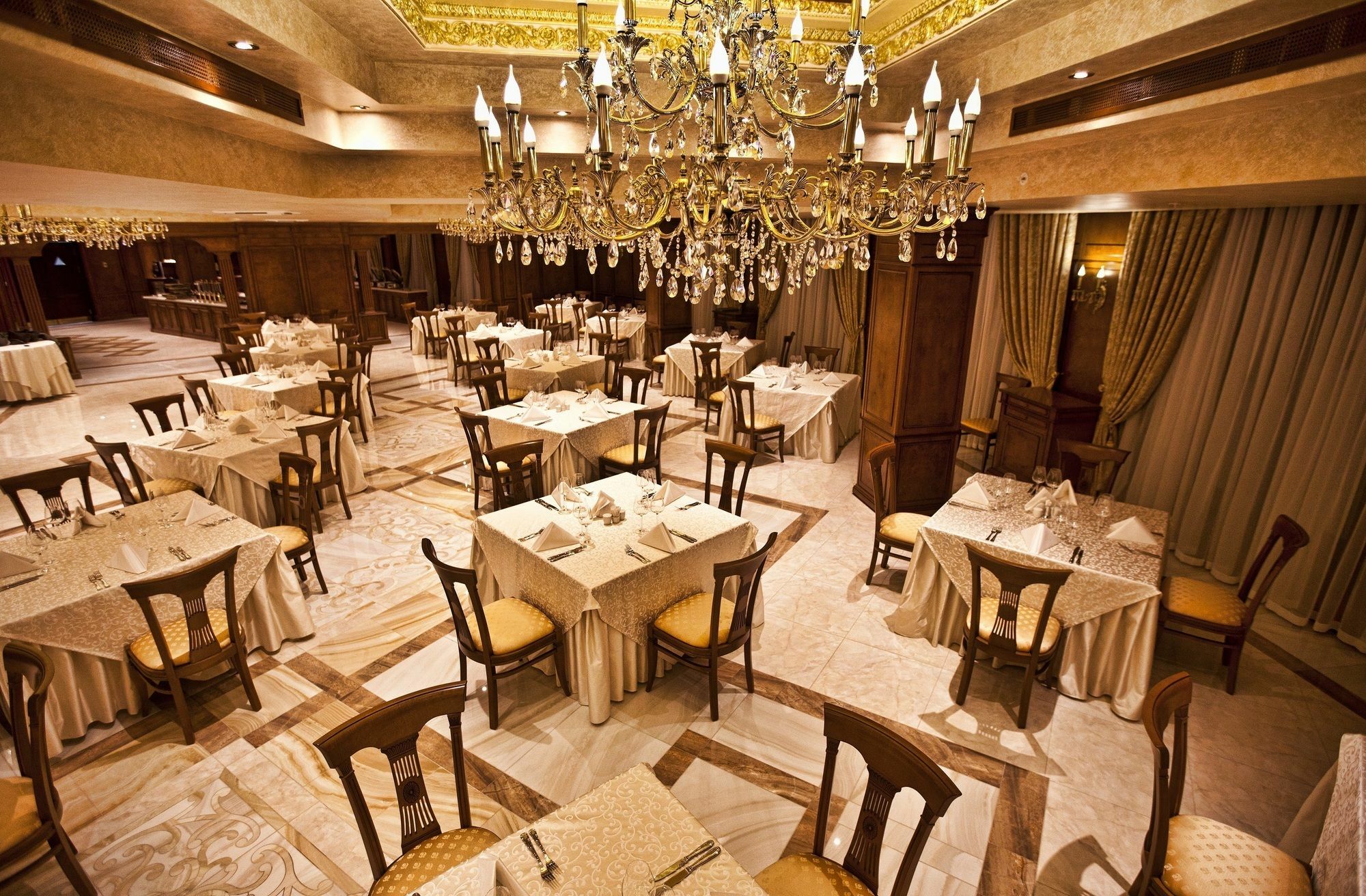 Multi Grand Pharaon Hotel Ptghni Eksteriør billede