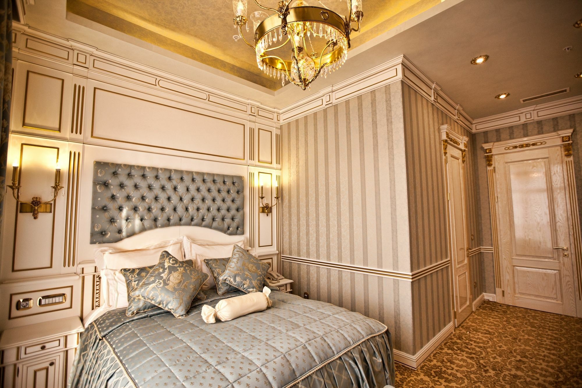Multi Grand Pharaon Hotel Ptghni Eksteriør billede
